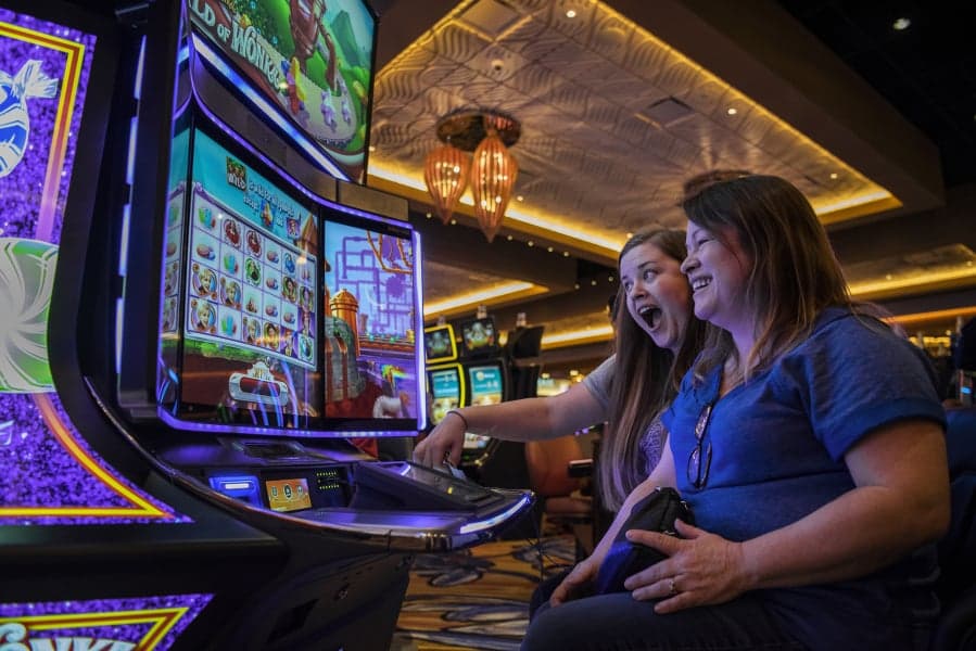 Permainan Slot Terbaik di https://www.qqslot777andalan.com: Panduan Lengkap dan Tips Menang