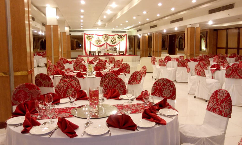 Premium Table Rentals for Elegant Gatherings