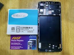 Complete iPhone Repair Karachi – Expert Service at iS0lution