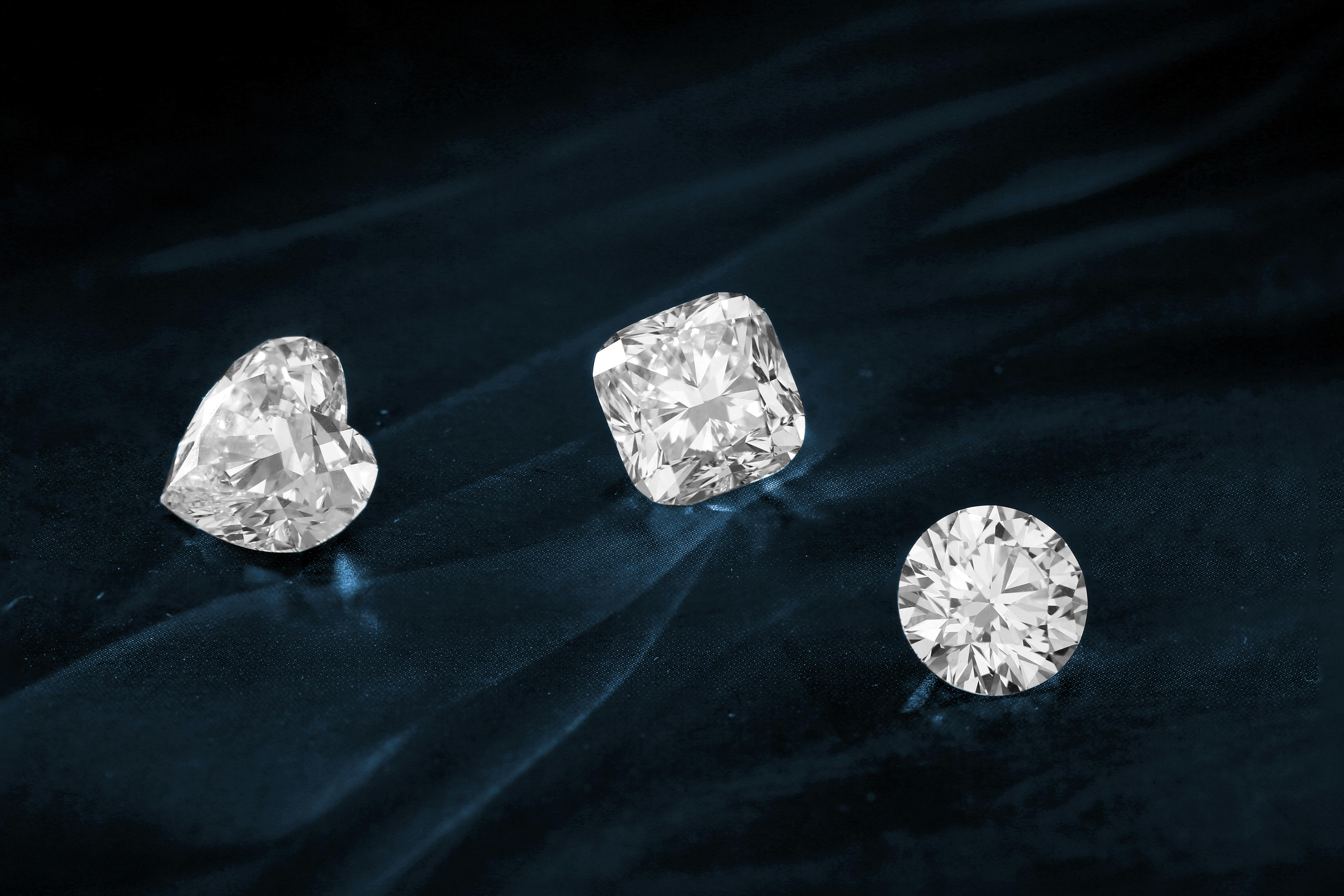 Diamond Stud Earrings Designed for Life’s Special Moments