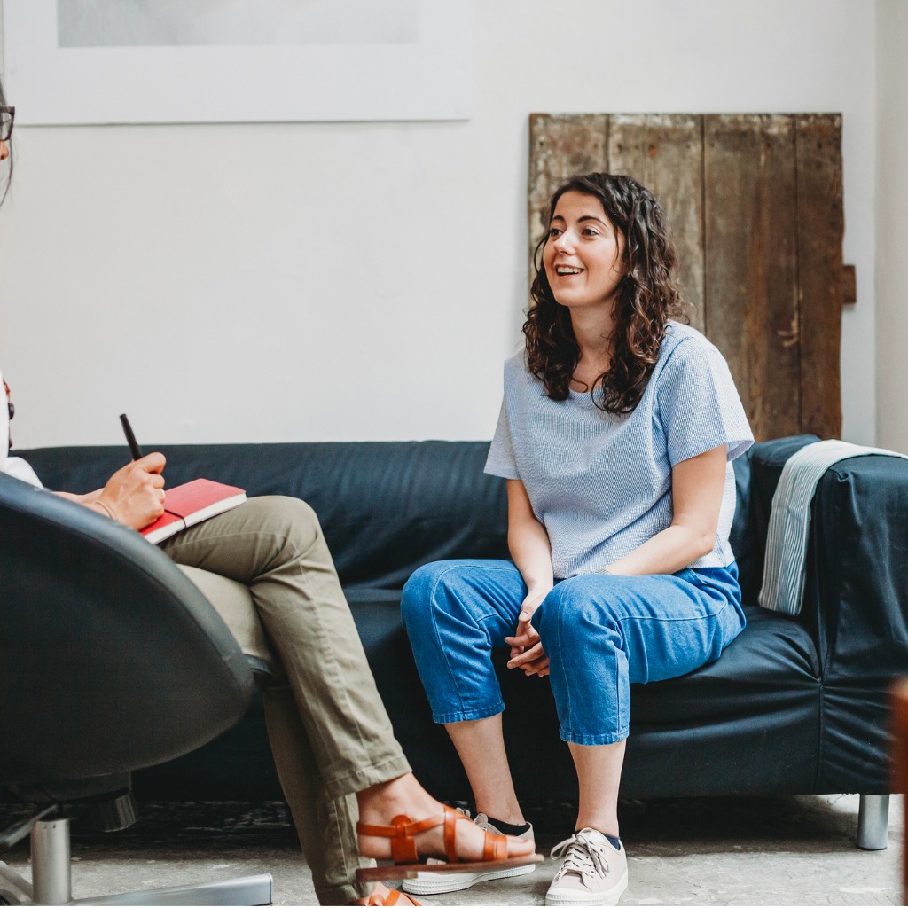 psychotherapy-session-woman-talking-to-his-psychologist-in-the-studio.jpg_s1024x1024wisk20csIb1MyIOv0VrYfRKPyptfxwtiLxd7mqQ4t9T9l-kzZ0